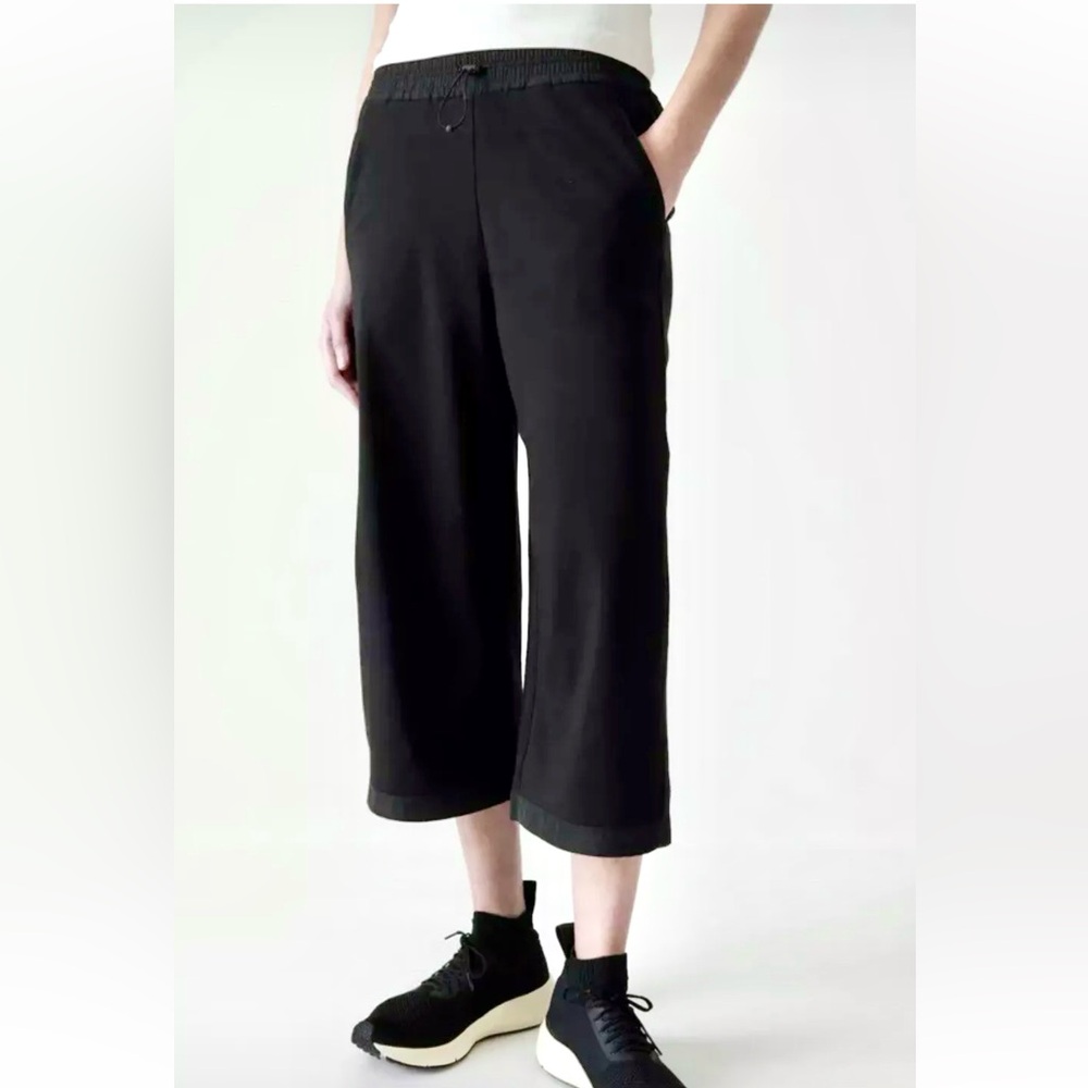Athleta Triumph cropped wide leg hybrid pants in black petite MP